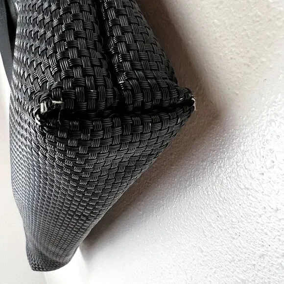 Chilewich Black Textured Shoulder Bag - Picture 6 of 10